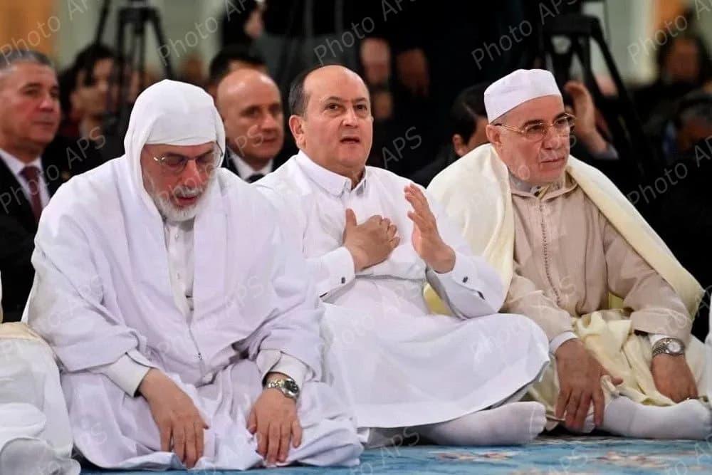 الوزير الأول يشرف بجامع الجزائر على مراسم إحياء ليلة القدر