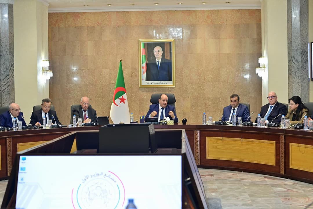 الوزير الأول يشرف على مراسم تنصيب فوج العمل المكلف بإنشاء الشبكة الوطنية للاعتماد والمطابقة والمصادقة