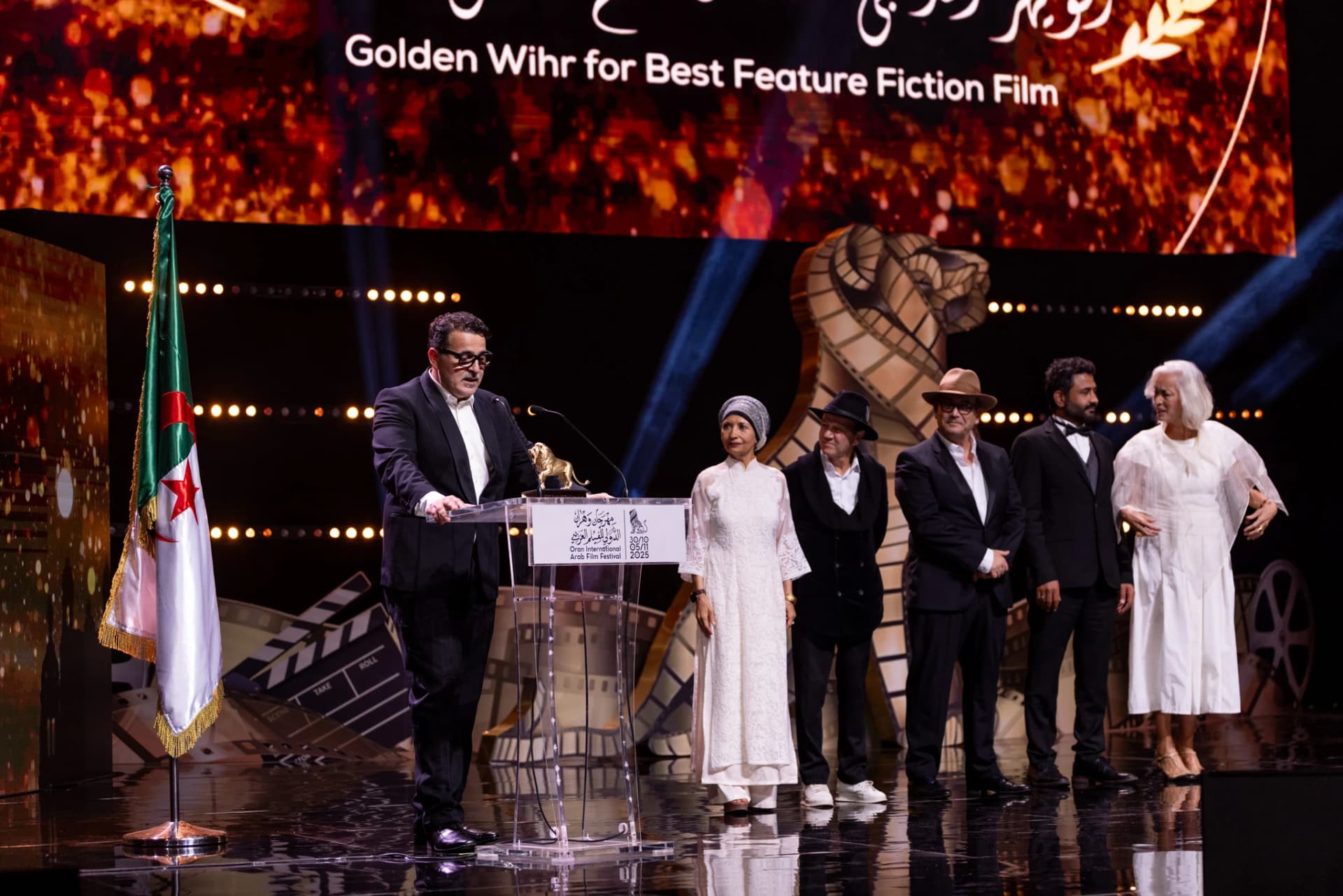 تتويج الفيلم العراقي الطويل "أناشيد آدم" بجائزة "الوهر الذهبي"