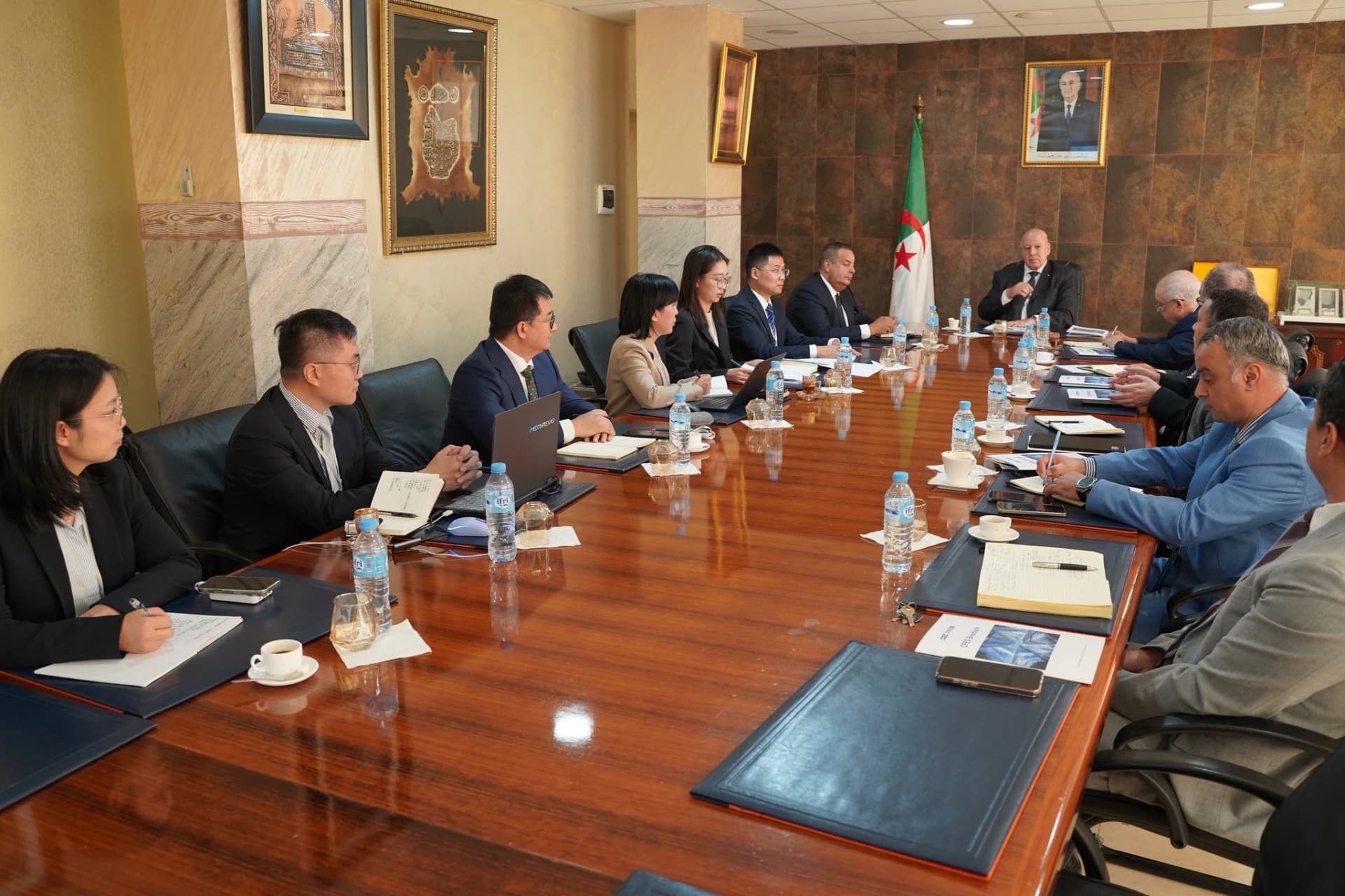 الدفع الإلكتروني : بحث سبل تجسيد شراكة جزائرية-صينية في صناعة المعدات