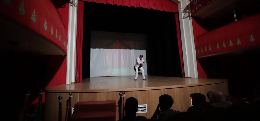 معسكر تحتفي باليوم العالمي للمسرح
