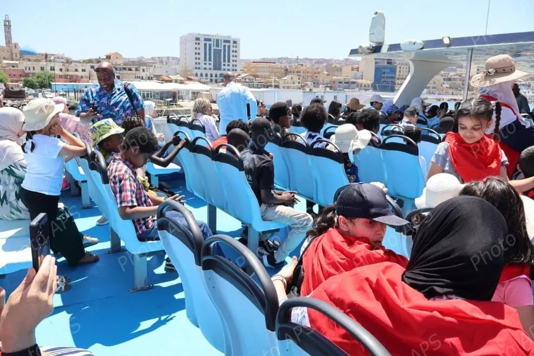 جولة بحرية ترفيهية لفائدة الأطفال بساحل الجزائر العاصمة