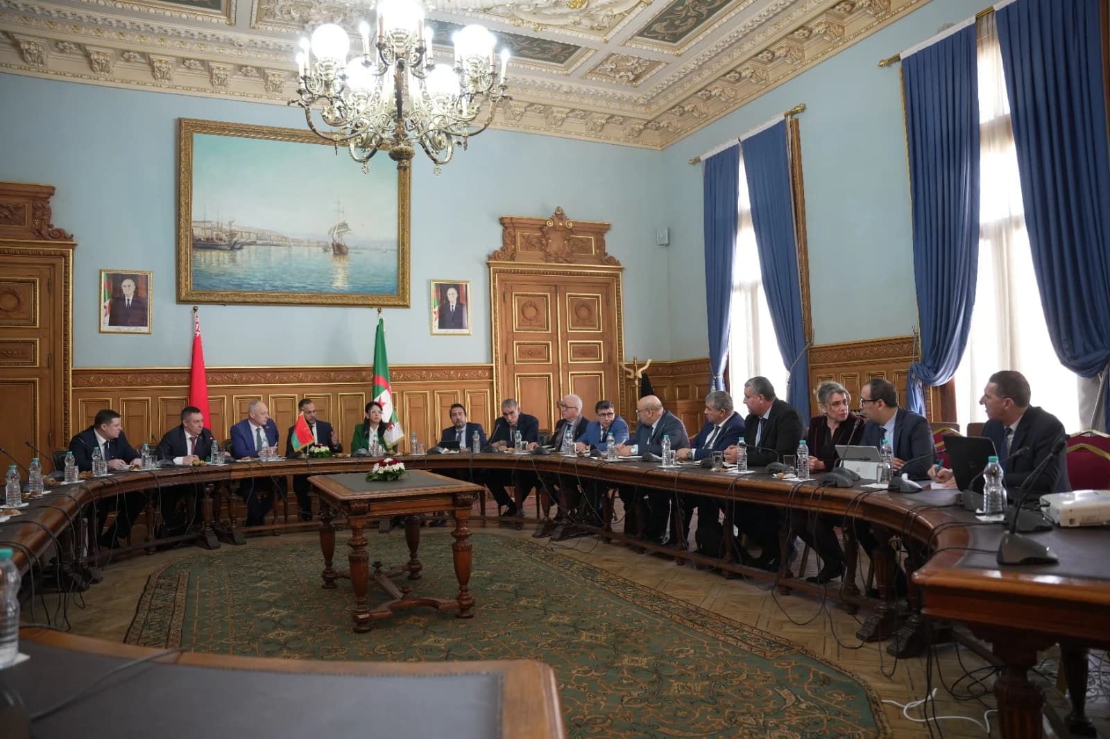 عبد اللطيف تبحث مع نظيرها البيلاروسي سبل تعزيز التعاون