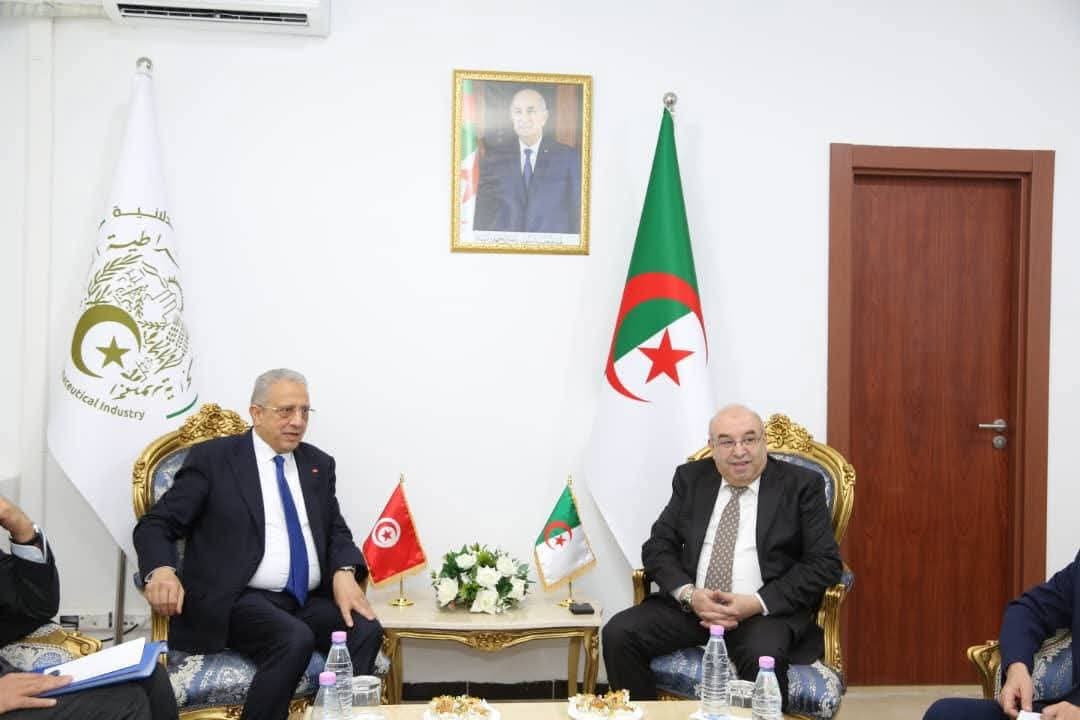 السيد قويدري يبحث سبل تعزيز التعاون و الشراكة مع وزير الصحة التونسي