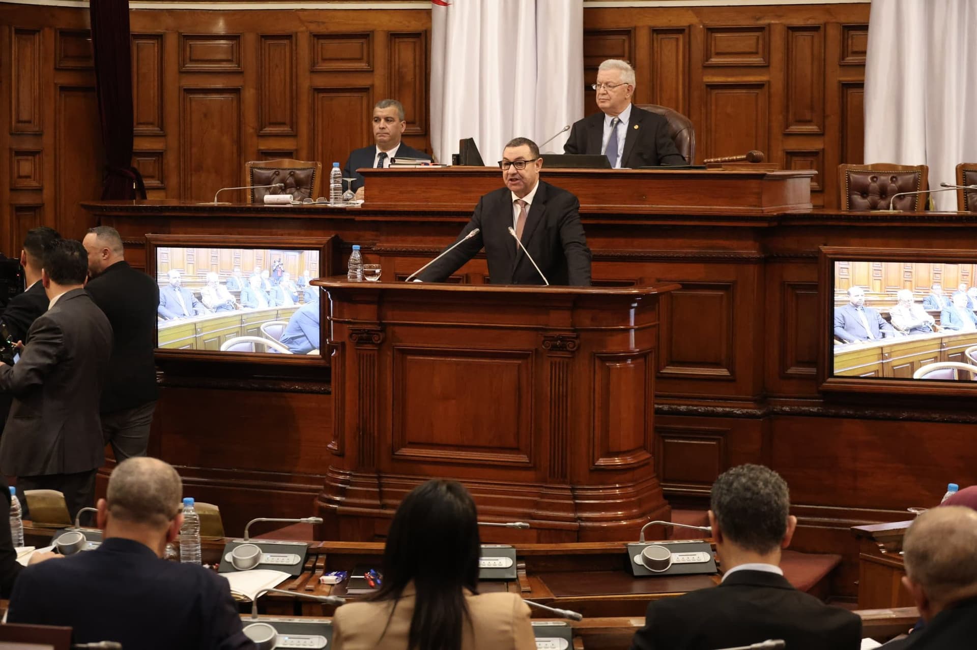 سعيود يعرض مشروع القانون العضوي المتعلق بالأحزاب السياسية