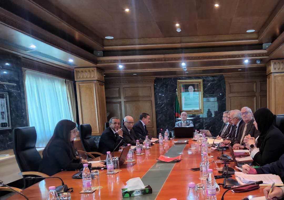 عجال يجتمع بمسؤولي محافظة الطاقة الذرية