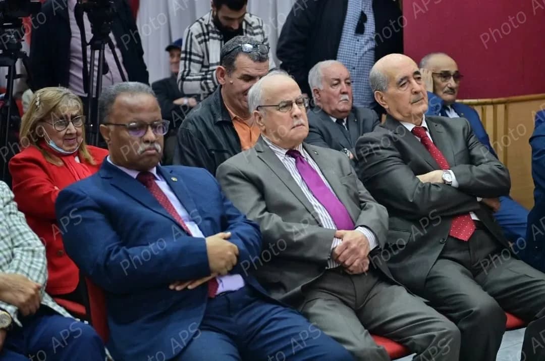 فريق جبهة التحرير الوطني لكرة القدم 