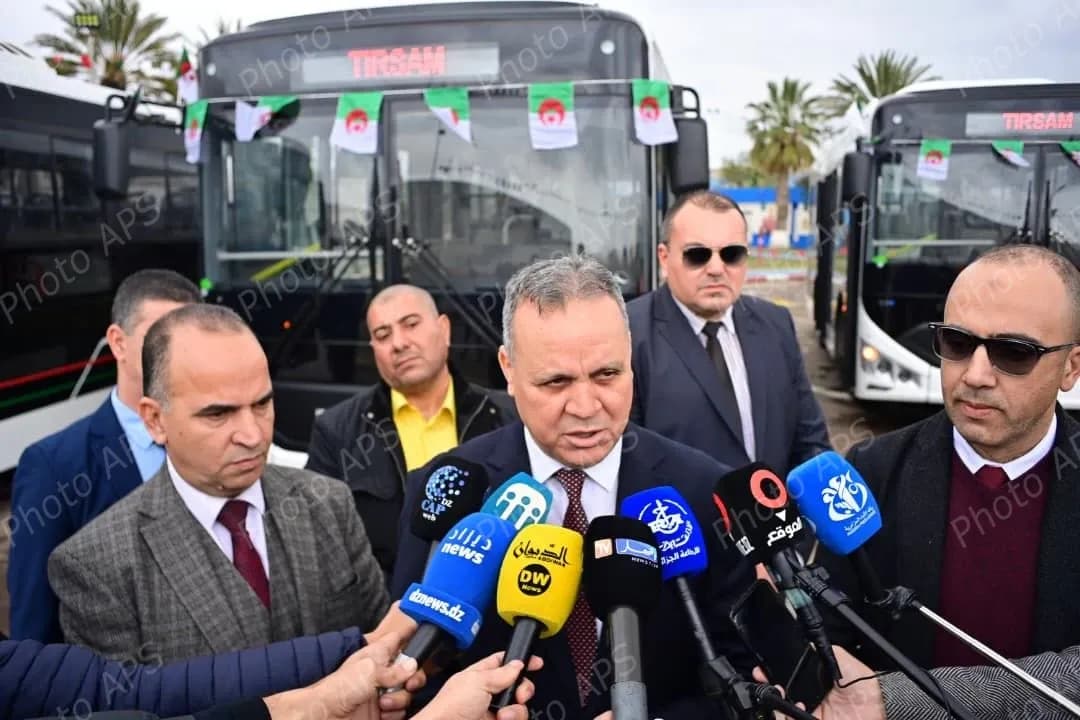 وهران : دخول 50 حافلة جديدة حيز الخدمة لتعزيز النقل العمومي
