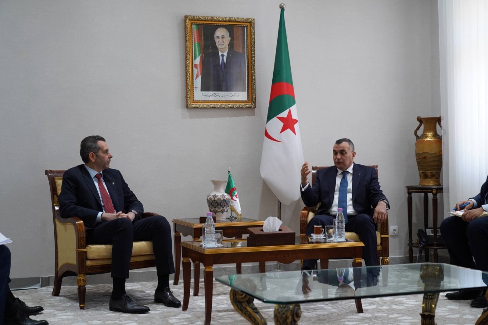 السيد زروقي يستقبل الرئيس التنفيذي الإقليمي لمجمع أوريدو