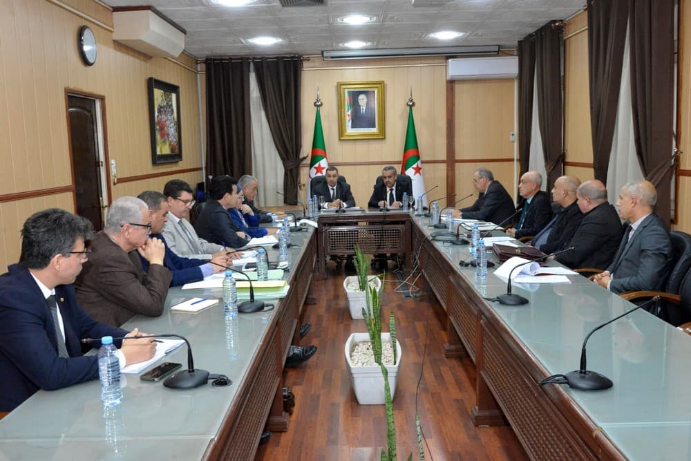 سعداوي و سعيود يشرفان على تنصيب اللجنة القطاعية المشتركة المعنية بقرارات تسيير المدارس الابتدائية