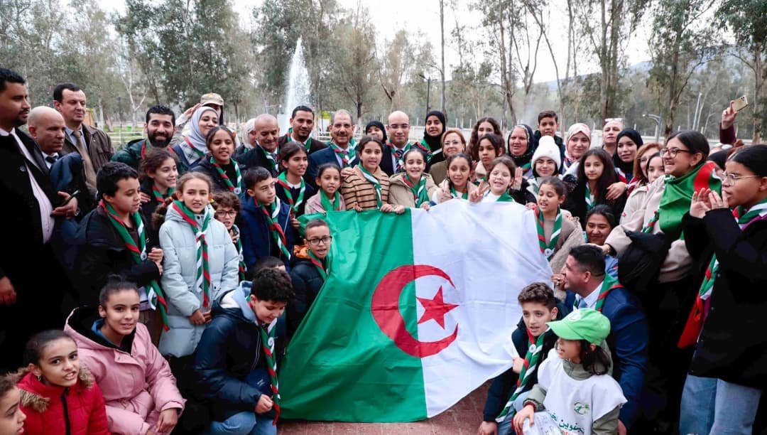 مجموعة من أبناء الجالية الوطنية المقيمة بالخارج في زيارة لولاية البليدة