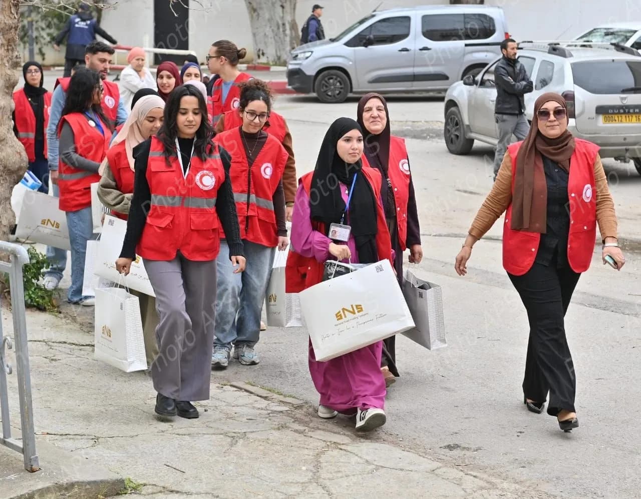  توزيع ألبسة العيد على الأطفال المرضى بمستشفى بني 