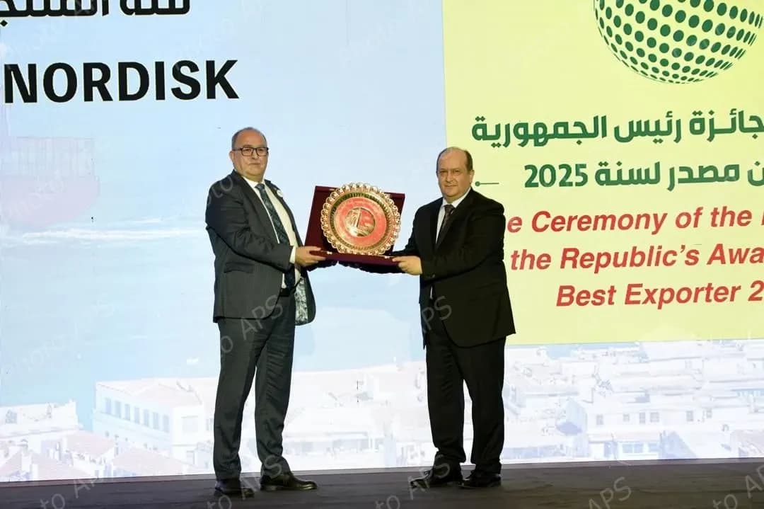 الوزير الأول يشرف على الحفل الخاص بجائزة رئيس الجمهورية لأحسن مُصدِّر لسنة 2025