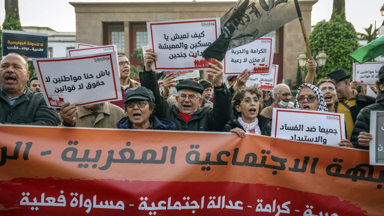 الوضع الكارثي يقود بالبلاد نحو الانفجار
