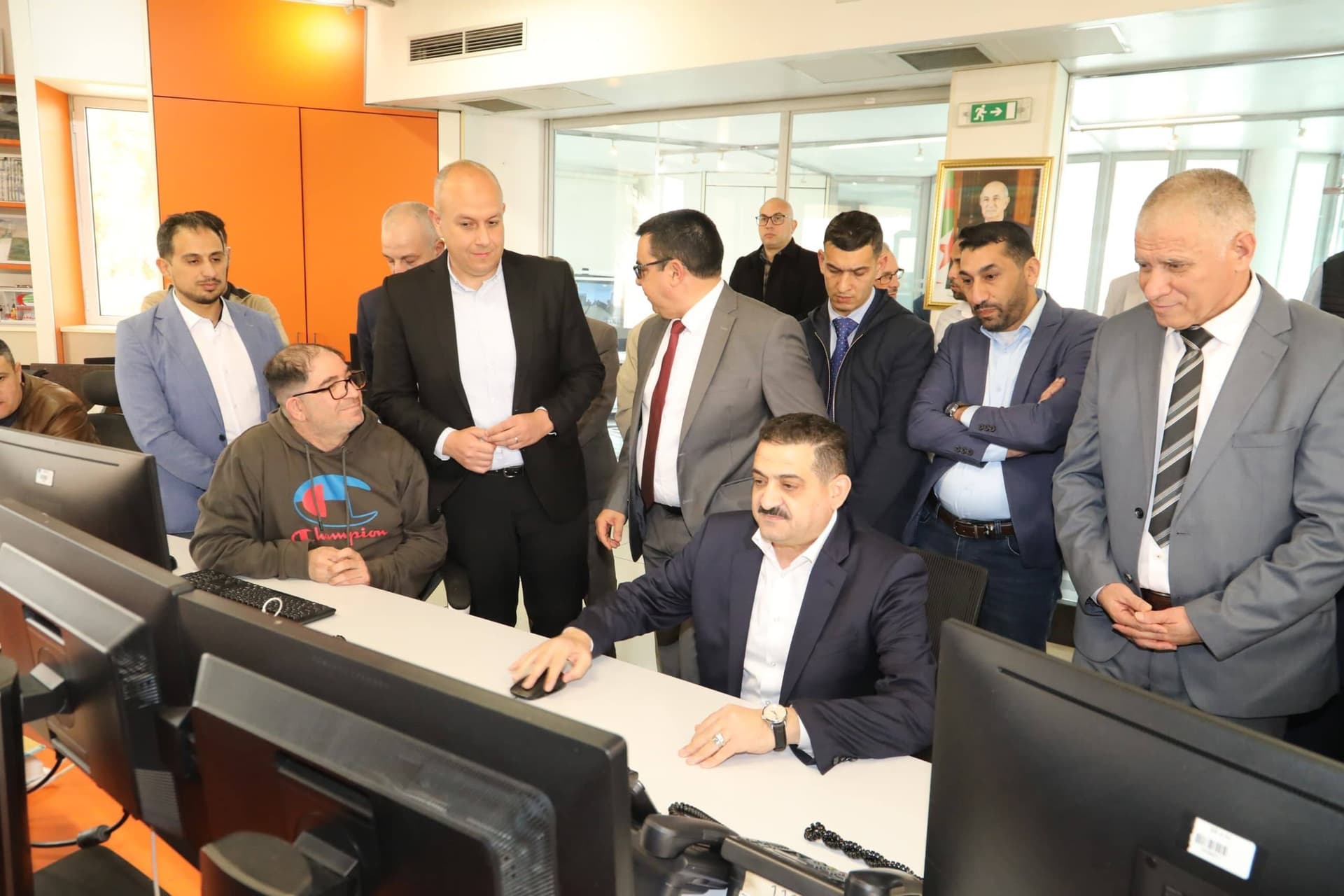 السيد دربال يترأس جلسة عمل للوقوف على وضعية التزود بالمياه الصالحة للشرب عبر الوطن