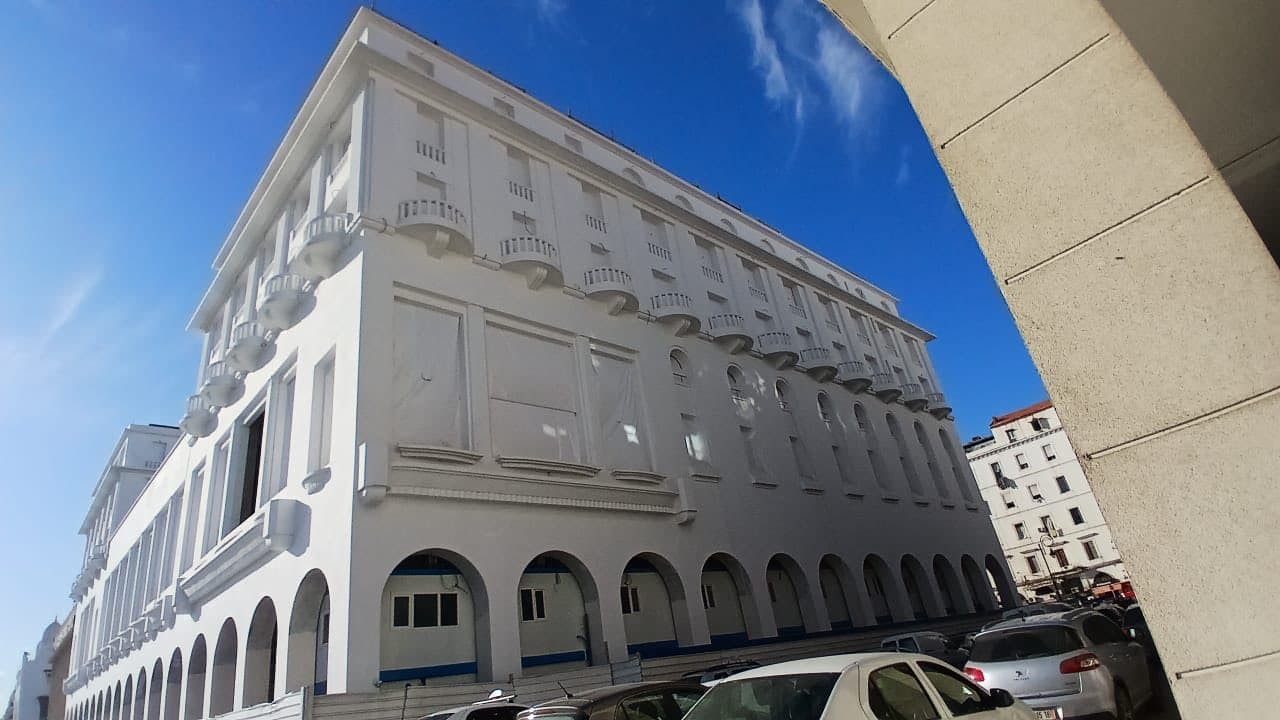 سياحة: جلسة عمل تقنية لمتابعة وضعية مشروع إعادة تهيئة وعصرنة فندق "السفير" 