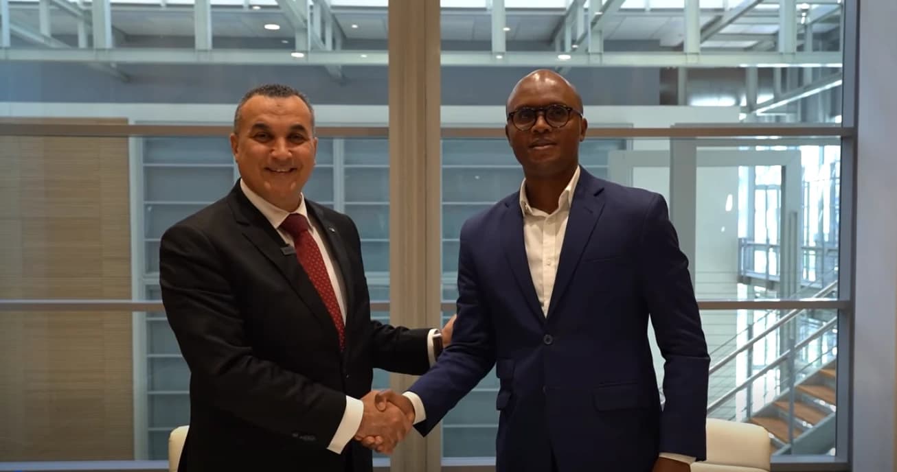 القمة العالمية للبنية التحتية الرقمية بجنوب إفريقيا: السيد زروقي يجري سلسلة من اللقاءات الثنائية مع نظرائه وممثلي منظمات دولية 