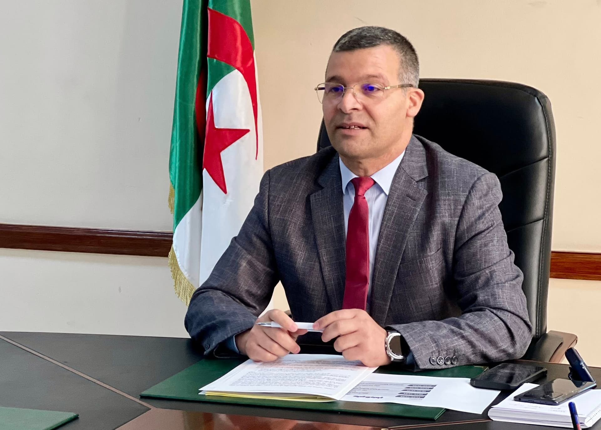 "الوكالة الجزائرية لترقية الاستثمار تبحث تعزيز الشراكة مع صالة "استثمر في عمان