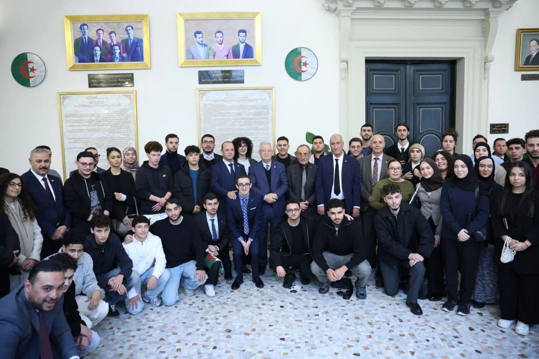 السيد ناصري يستقبل وفدا من أبناء الجالية الوطنية المقيمة بالخارج 