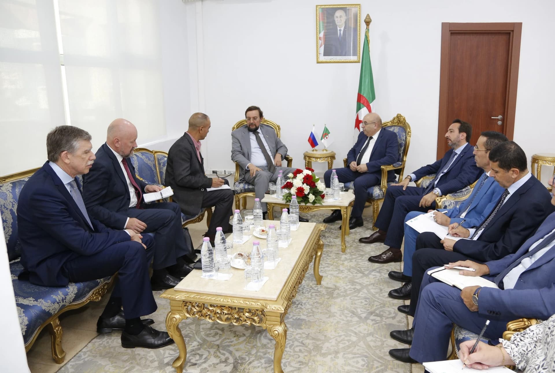 السيد قويدري يستقبل رئيس منظمة بيزنس روسيا