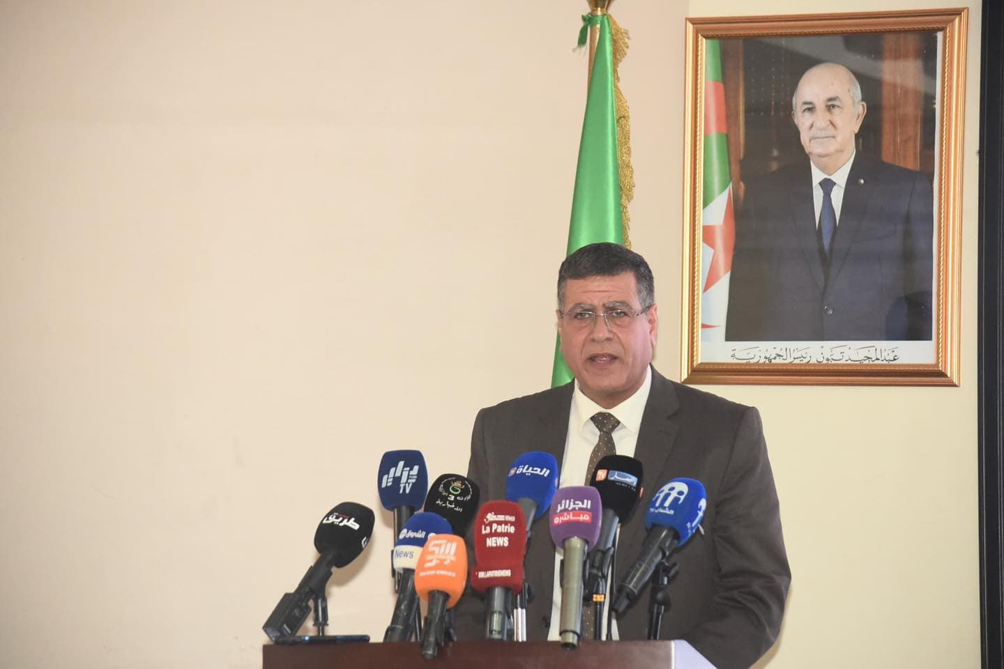 ندوة تاريخية بالجزائر العاصمة تبرز أهمية العلم في مواجهة التحديات وتحقيق التنمية