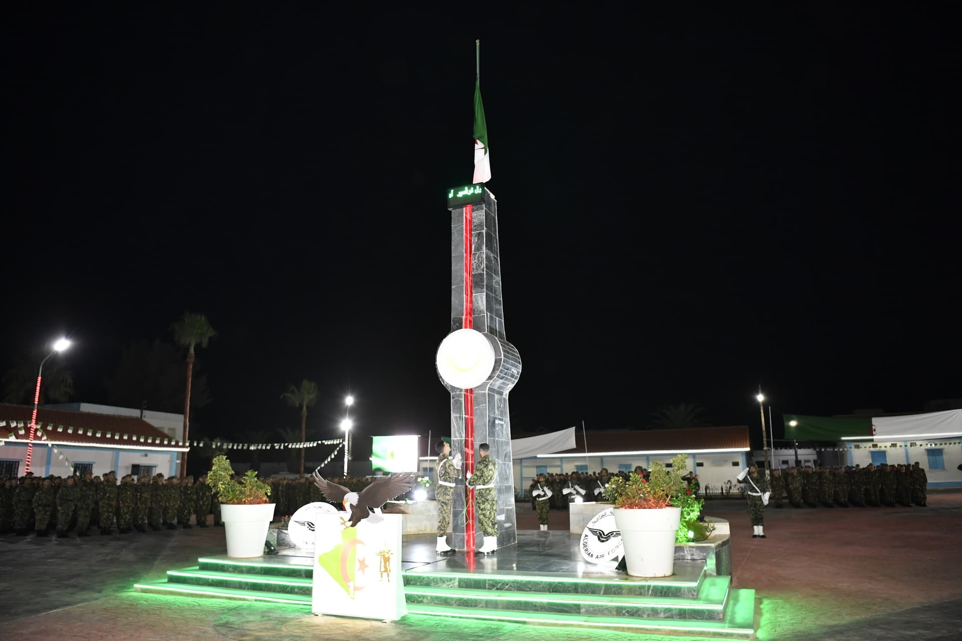 رفع العلم الوطني ليلة الفاتح نوفمبر على الساعة الصفر عبر الهياكل التابعة للجيش الوطني الشعبي