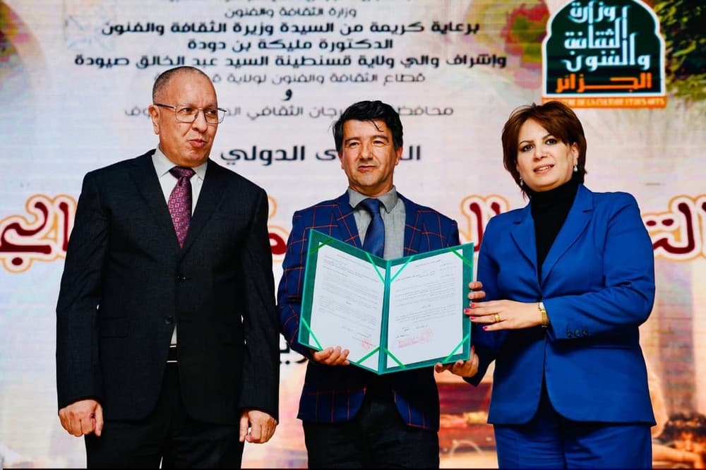 بن دودة تنصب بقسنطينة محافظي المهرجان الدولي "بانوراما السينما" و المهرجان الوطني للعيساوة