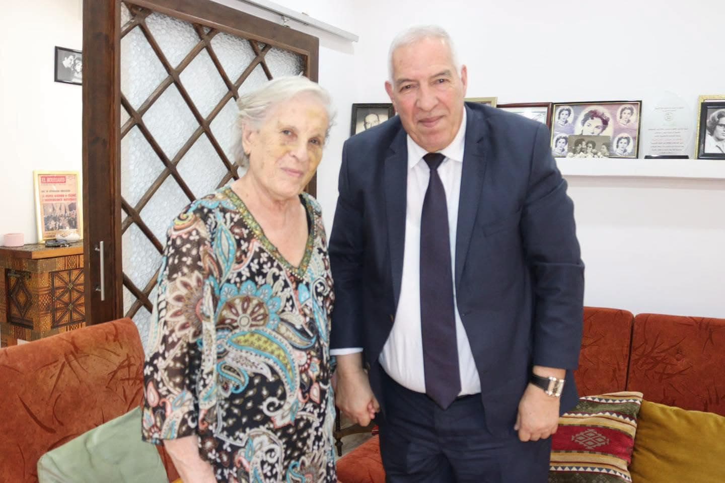 وزير المجاهدين يزور المجاهدة الرمز زهية خرف الله للاطمئنان على حالتها الصحية