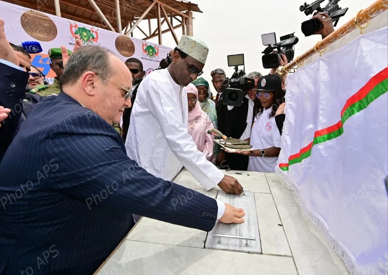 وضع حجر الأساس بنيامي لمحطة توليد الكهرباء للتضامن الجزائري-النيجري