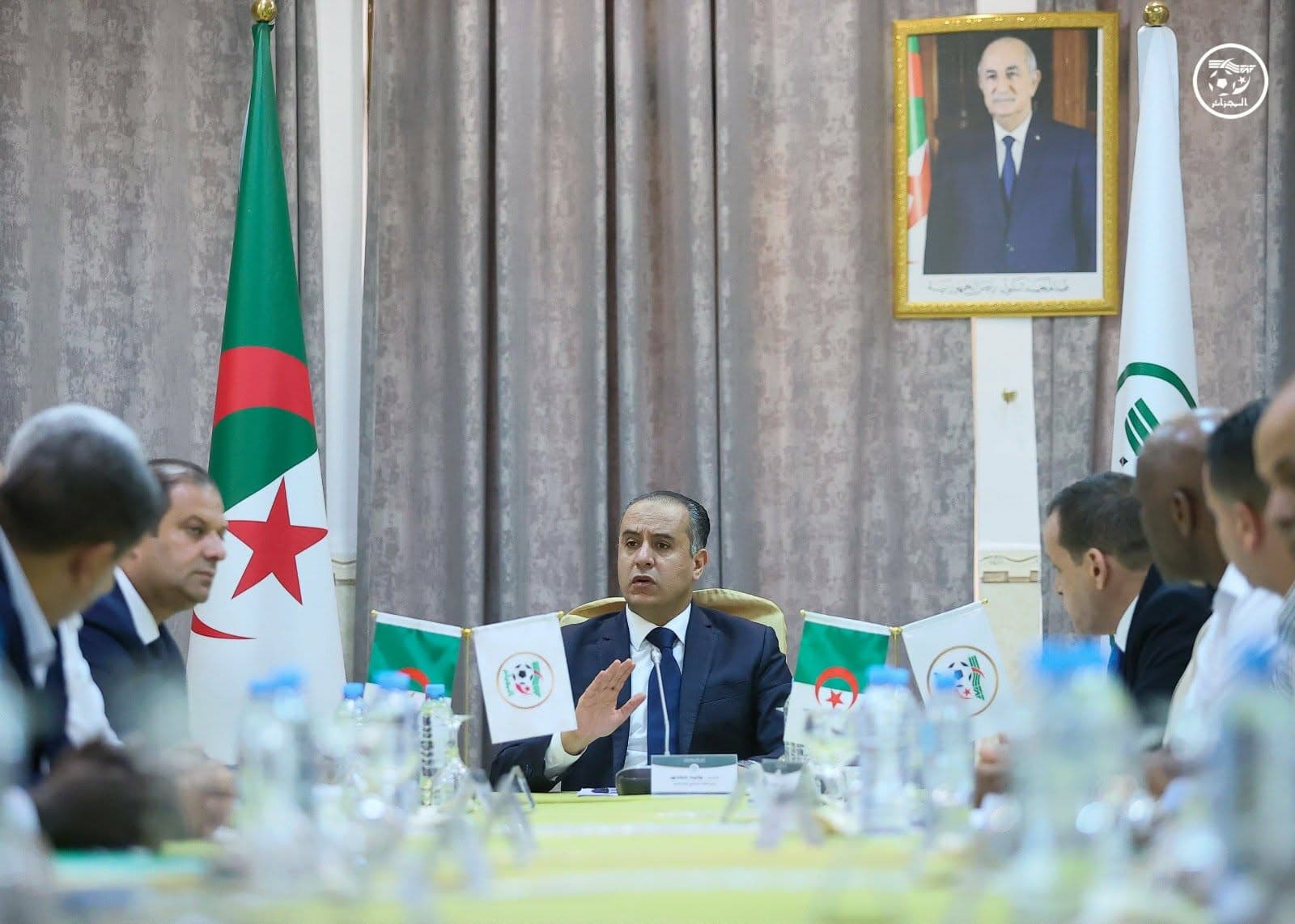 رئيس الفاف وليد صادي يدعو الأندية الي تعزيز استثماراتها في مجال التكوين والتكفل بالفئات الشابة