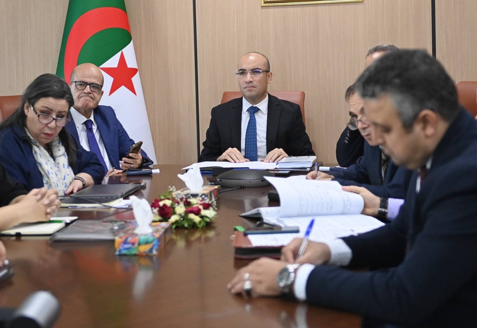 السيد شايب يشرف على لقاء افتراضي مع مجموعة من الكفاءات الوطنية المقيمة بالدول الاسكندنافية 