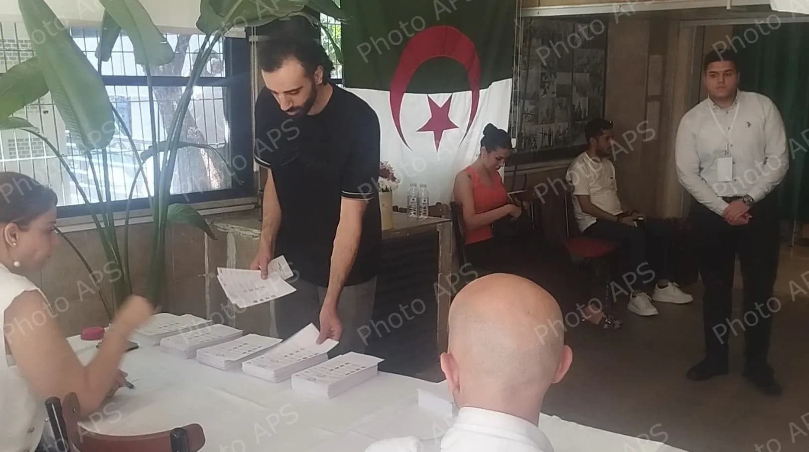 ارتفاع في إقبال أفراد الجالية بتركيا على مكاتب الاقتراع