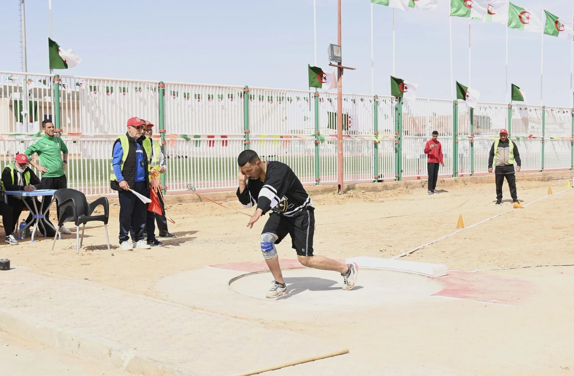 أكثر من 190 رياضيا يتنافسون ببشار