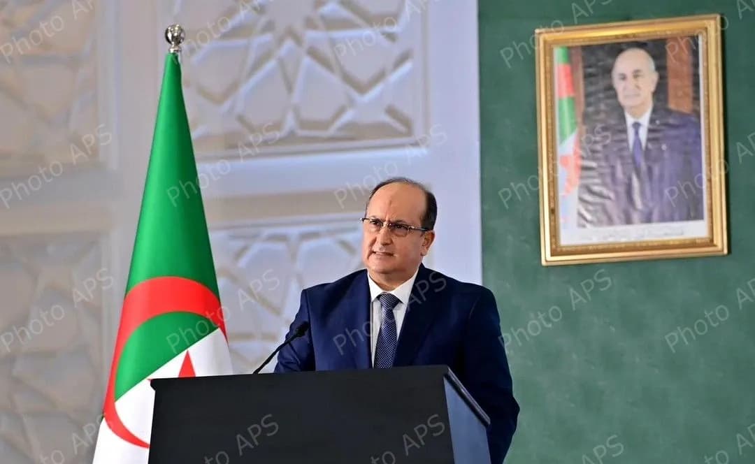 الوزير الأول يبرز الإصلاح الشامل الذي تعرفه الوكالة الجزائرية لترقية الاستثمار