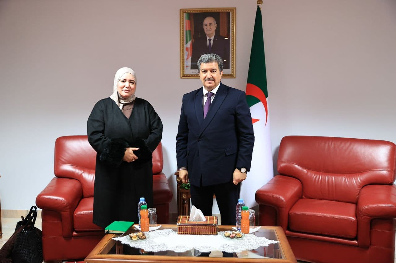 وزير الاتصال يستقبل عددا من مديري المدارس الوطنية والكليات ذات الصلة بمجال الإعلام والاتصال