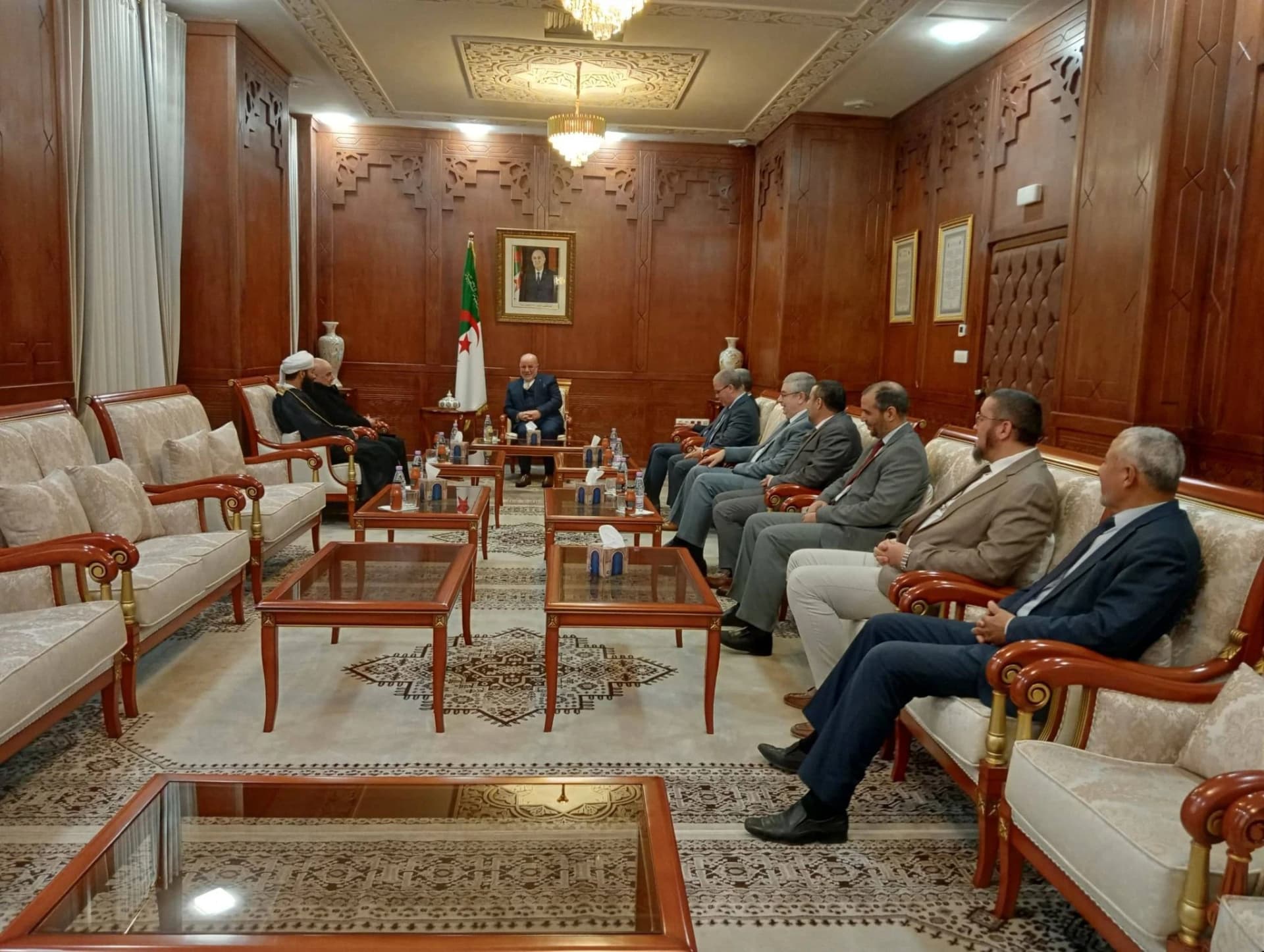 السيد بلمهدي يستقبل عضوين من لجنة تحكيم المسابقة الدولية لجائزة الجزائر لحفظ القرآن الكريم 