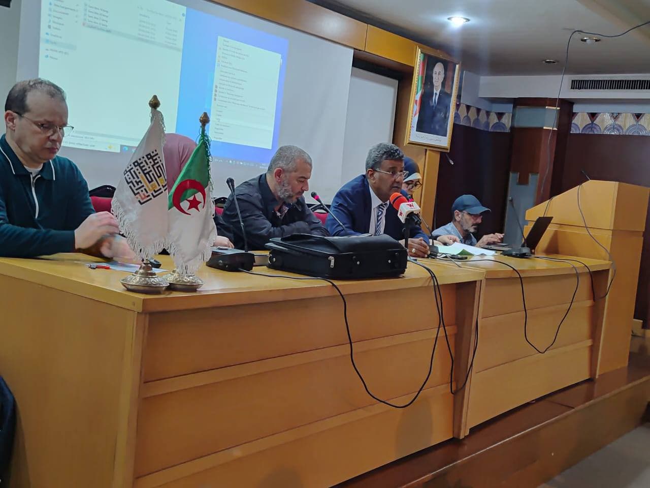 دعوة إلى إبراز وإحياء المخطوطات العلمية الجزائرية