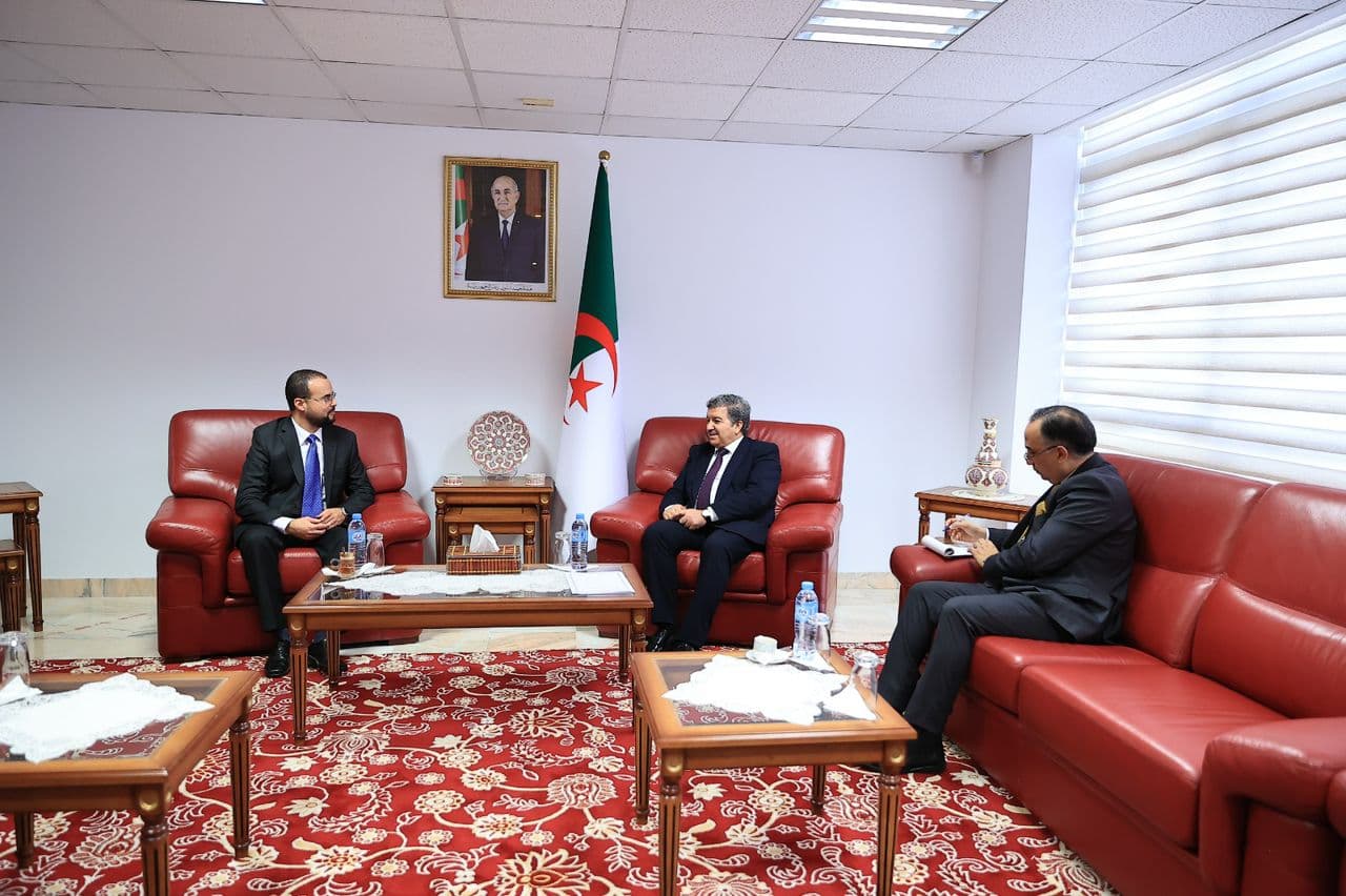 وزير الاتصال يستقبل عددا من مديري المدارس الوطنية والكليات ذات الصلة بمجال الإعلام والاتصال