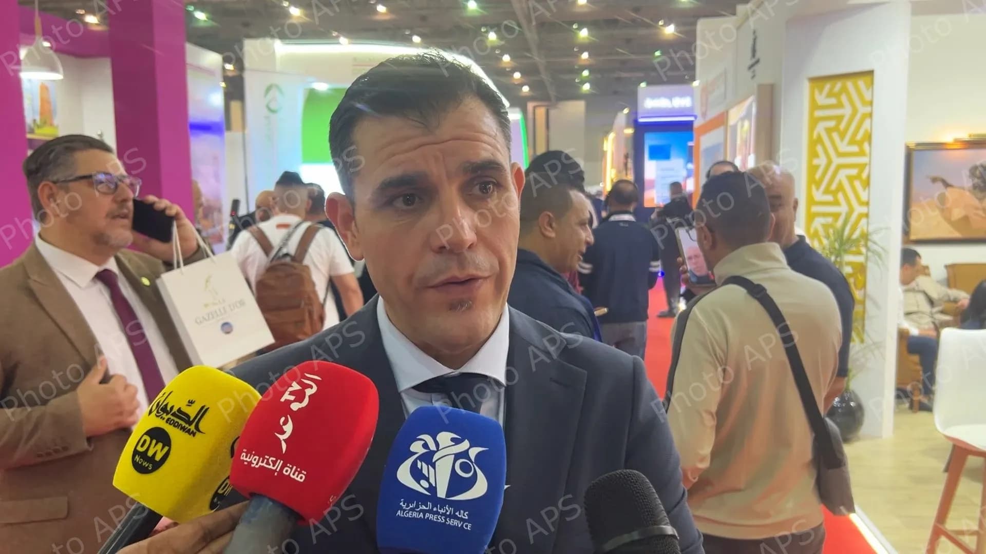  خضراء فنينش