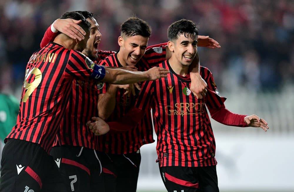 اتحاد الجزائر يحجز مقعده في المربع الذهبي