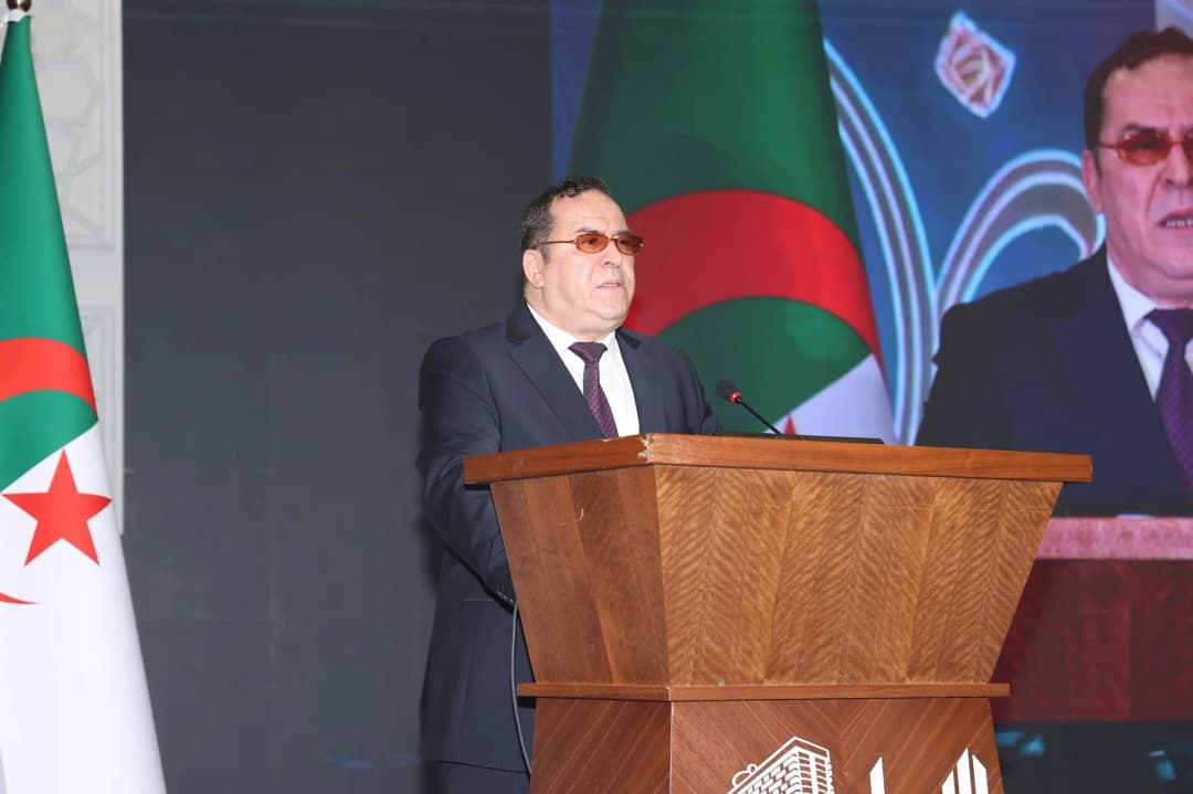 أشرف وزير الاتصال السيد محمد مزيان، اليوم الثلاثاء بفندق الأوراسي، على افتتاح وترسيم أشغال الملتقى العربي الأول حول اللغة العربية و الاعلام، بعنوان:  "لغة الضاد في وسائل الإعلام"، من تنظيم  "جمعية الكلمة للثقافة والإعلام. 