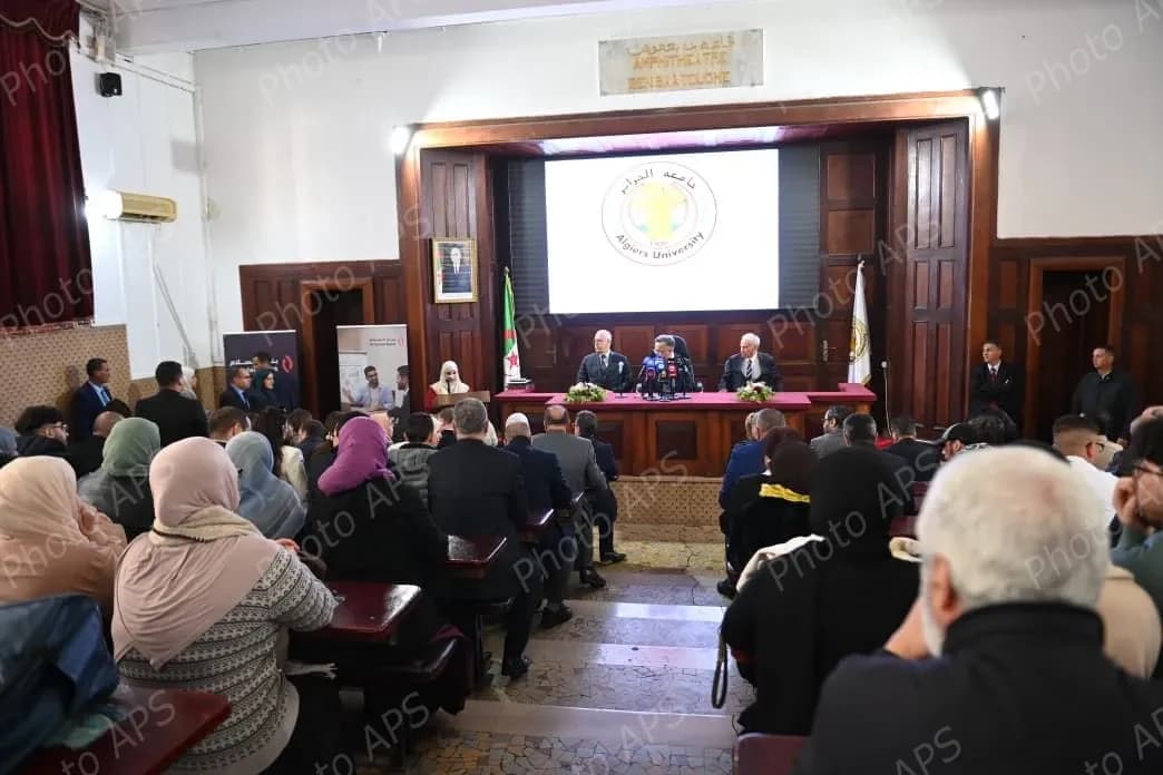 السيد بداري يشرف على تدشين حاضنة الأعمال ودار المقاولاتية لجامعة الجزائر1