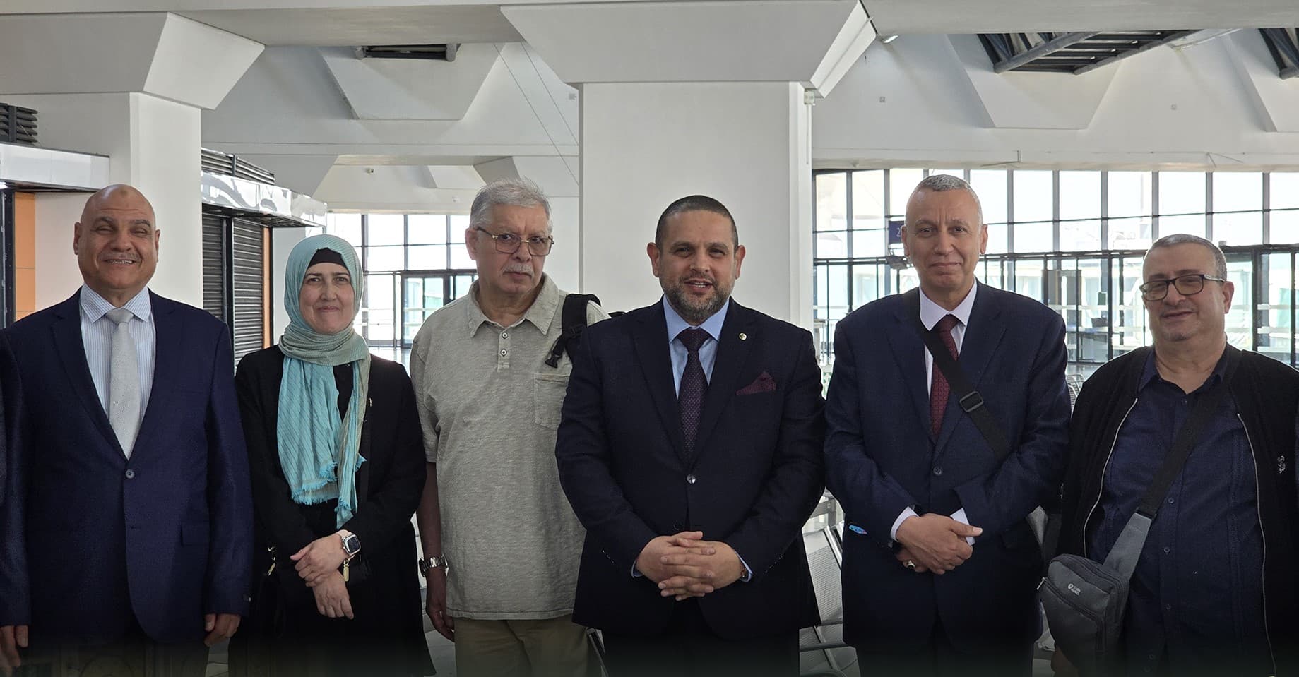 أول وفد من أعضاء البعثة الجزائرية يغادر أرض الوطن باتجاه البقاع المقدسة