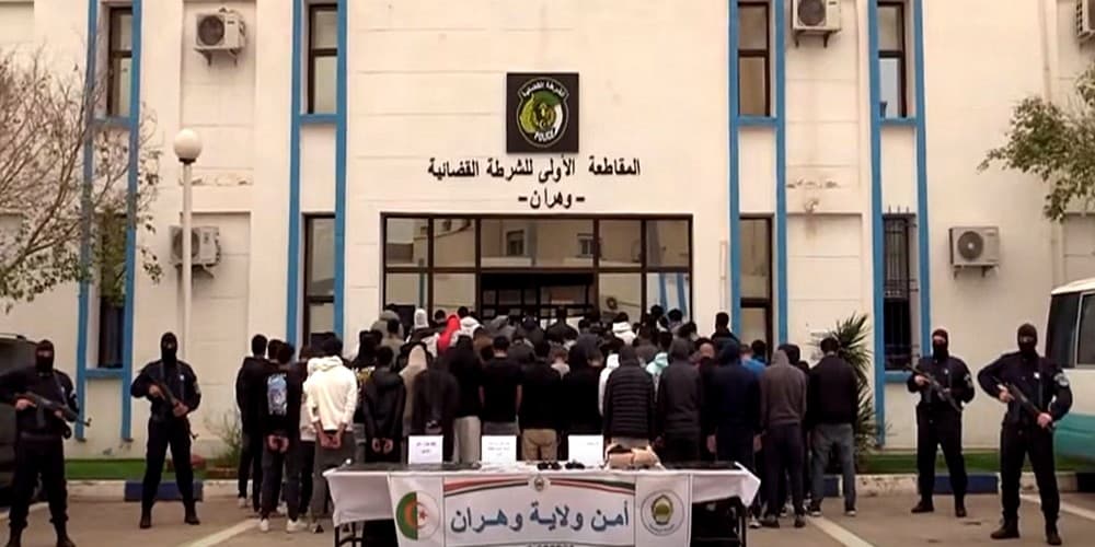 إحباط مخطط للإبحار السري وتوقيف 67 شخصا من جنسية مغربية