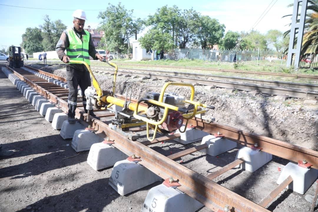 السيد جلاوي يتفقد مشروع إنجاز الخط السككي المنجمي الشرقي بعنابة والطارف