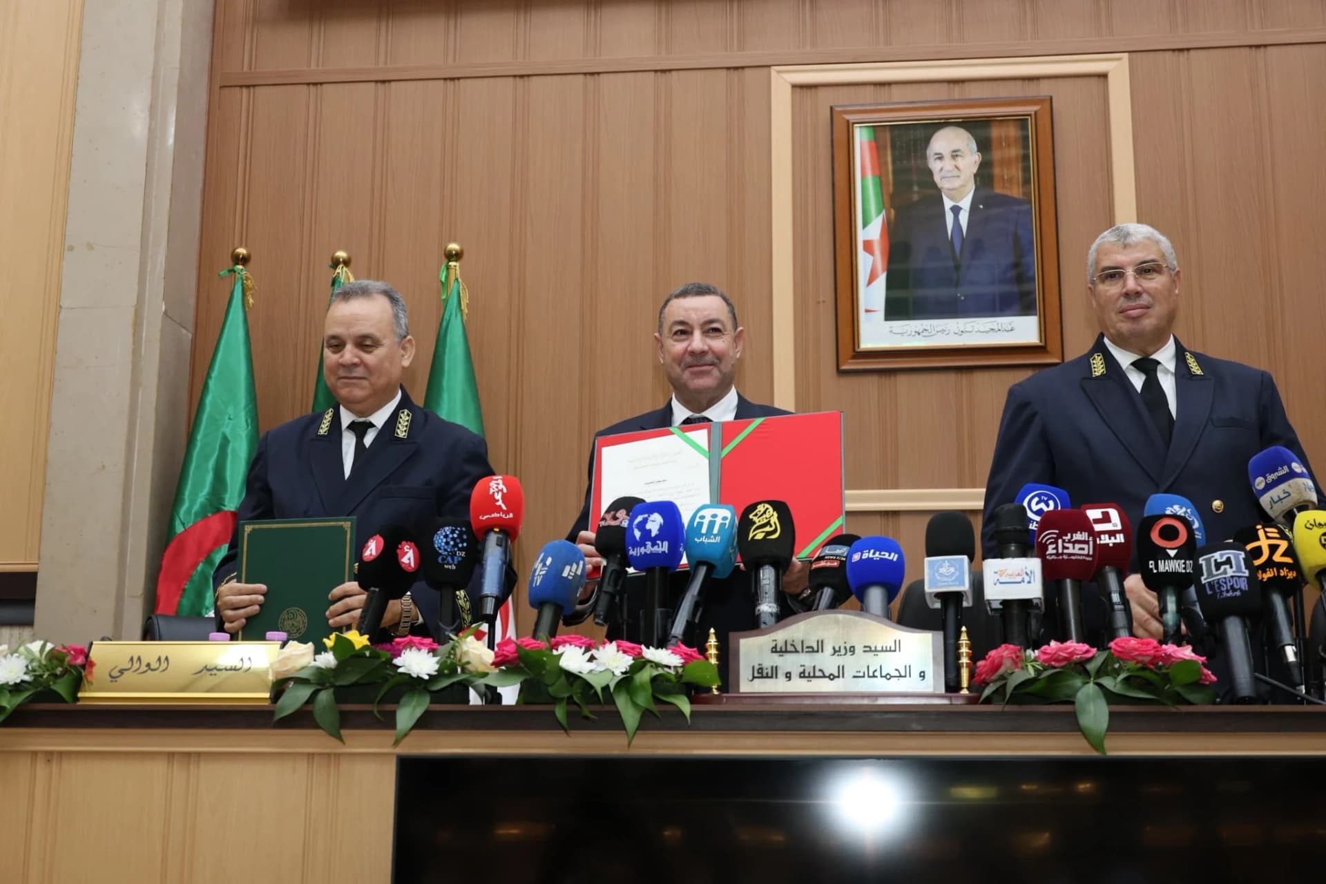 السيد سعيود يشرف على تنصيب الوالي الجديد لوهران