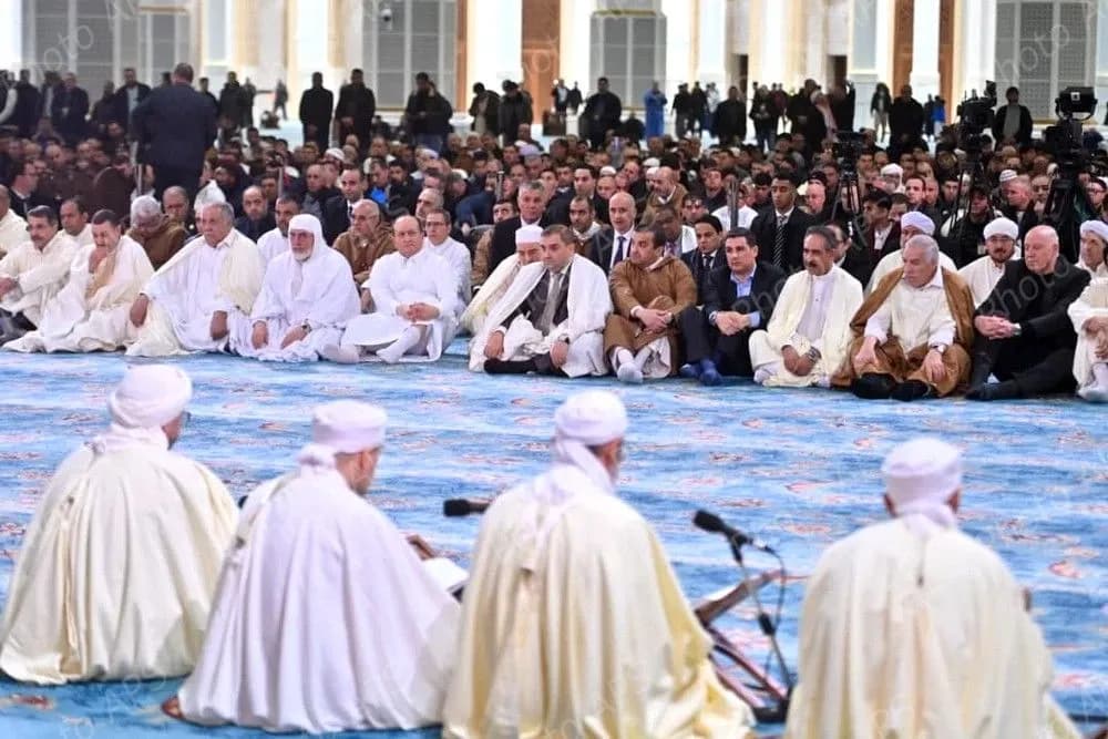 الوزير الأول يشرف بجامع الجزائر على مراسم إحياء ليلة القدر