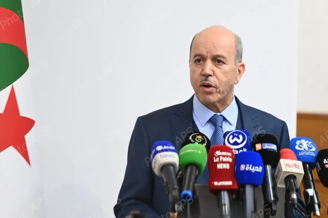 لشفافية وعصرنة الأداءات "التزام لا رجعة فيه"  