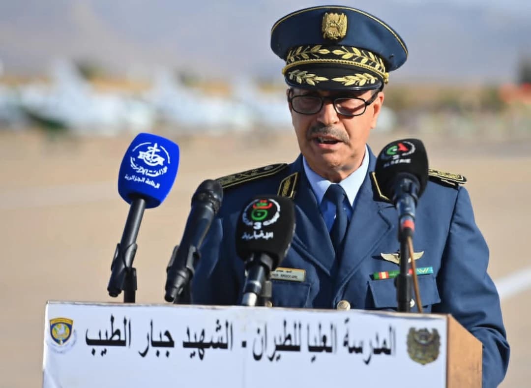 تخرج عشر دفعات جديدة بالمدرسة العليا للطيران بطفراوي 