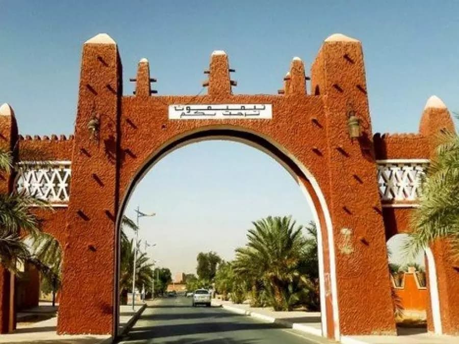 أزيد من 800 مشارك بالمهرجان الدولي للسياحة الصحراوية بولاية تيميمون 